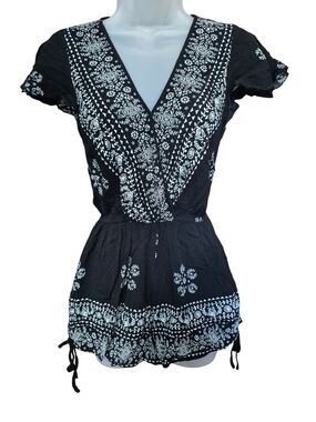 Band Of Gypsies Black & White Floral V-Neck Romper